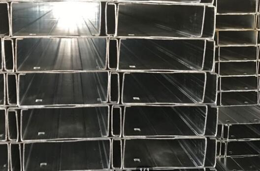 襄陽遠(yuǎn)大彩鋼盤點：Z型鋼和C型鋼有什么區(qū)別？